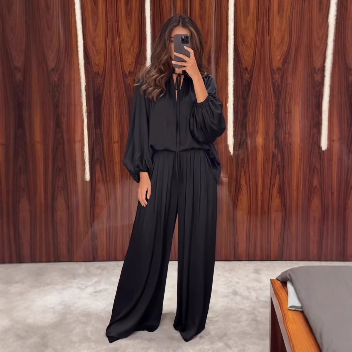 Women's Solid Color V-Neck Lace-Up Loose Pants Set
