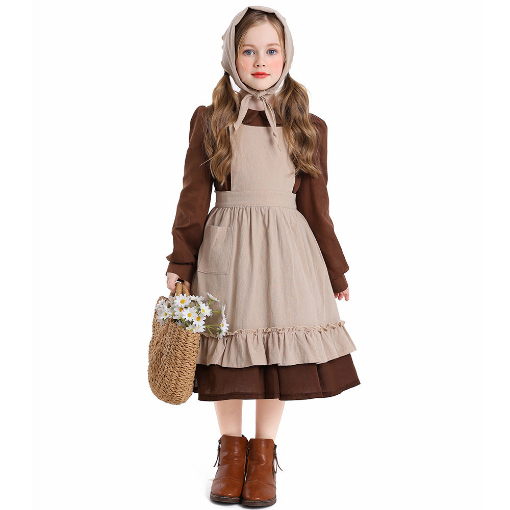 Cinderella costume worn by a family - front view