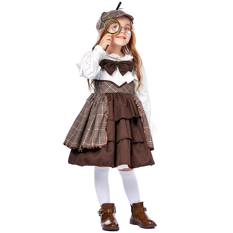 Sherlock Holmes costume worn by a child - front view