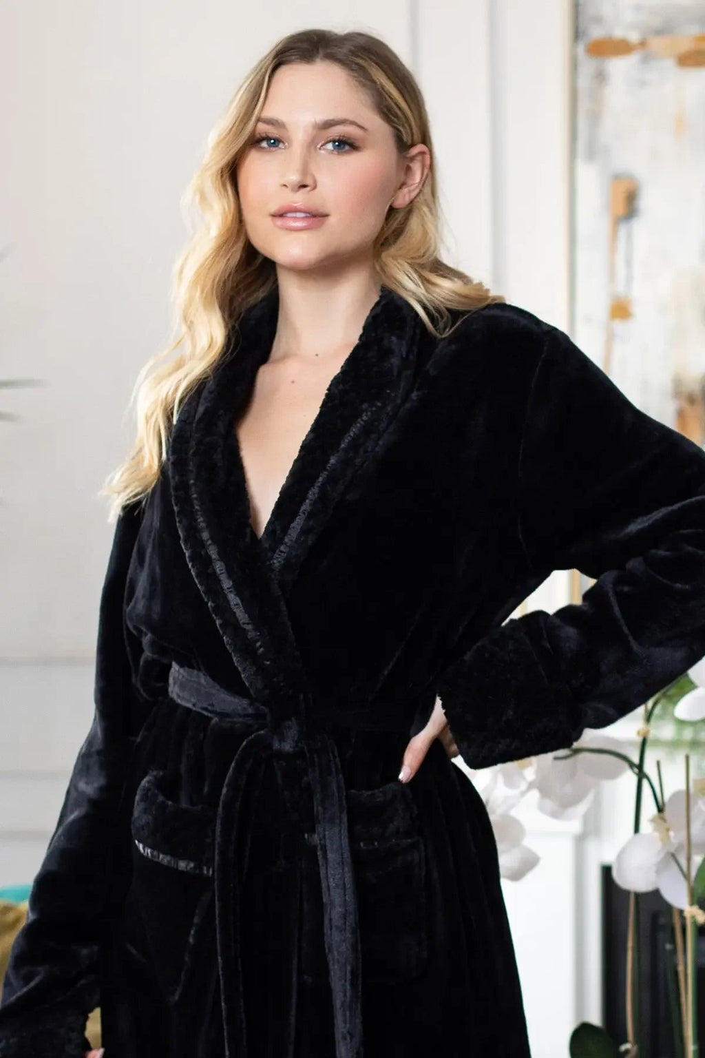 Women's Ultra Soft Plush Bathrobe – Cozy Loungewear
